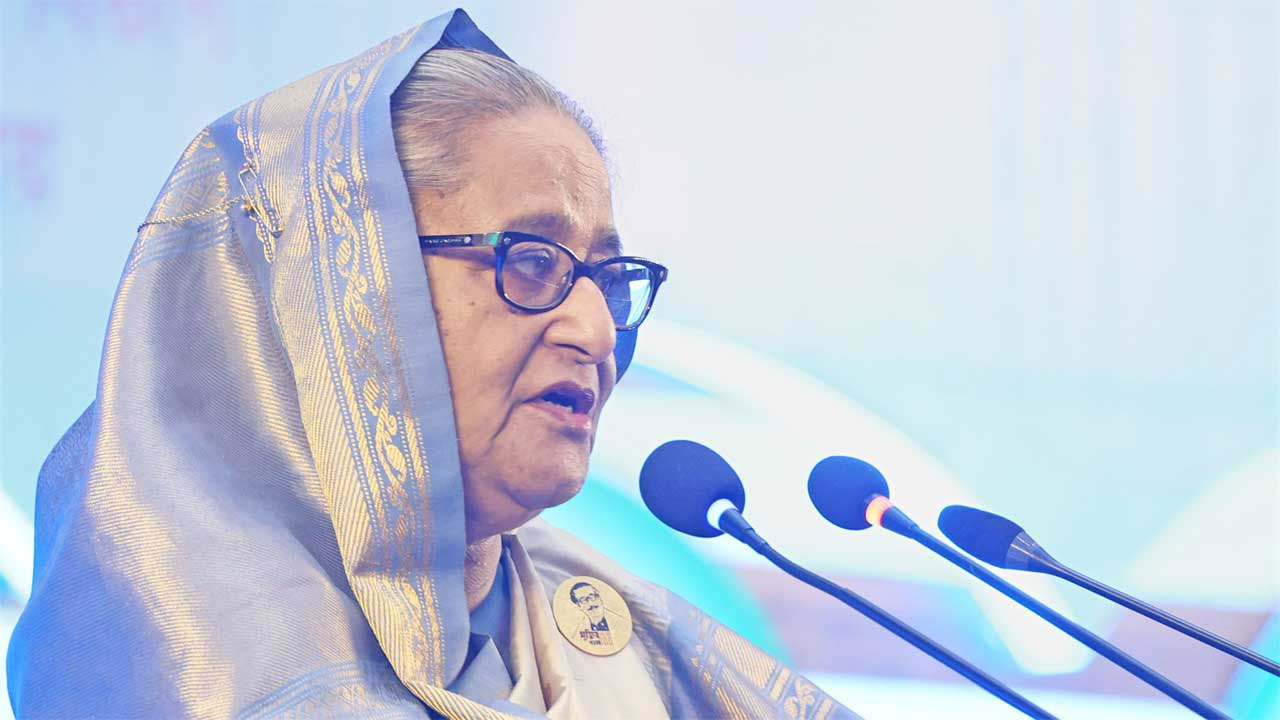 মজুতদারি ও জাল টাকার বিরুদ্ধে অভিযান জোরদার করুন -র্যাবকে প্রধানমন্ত্রী