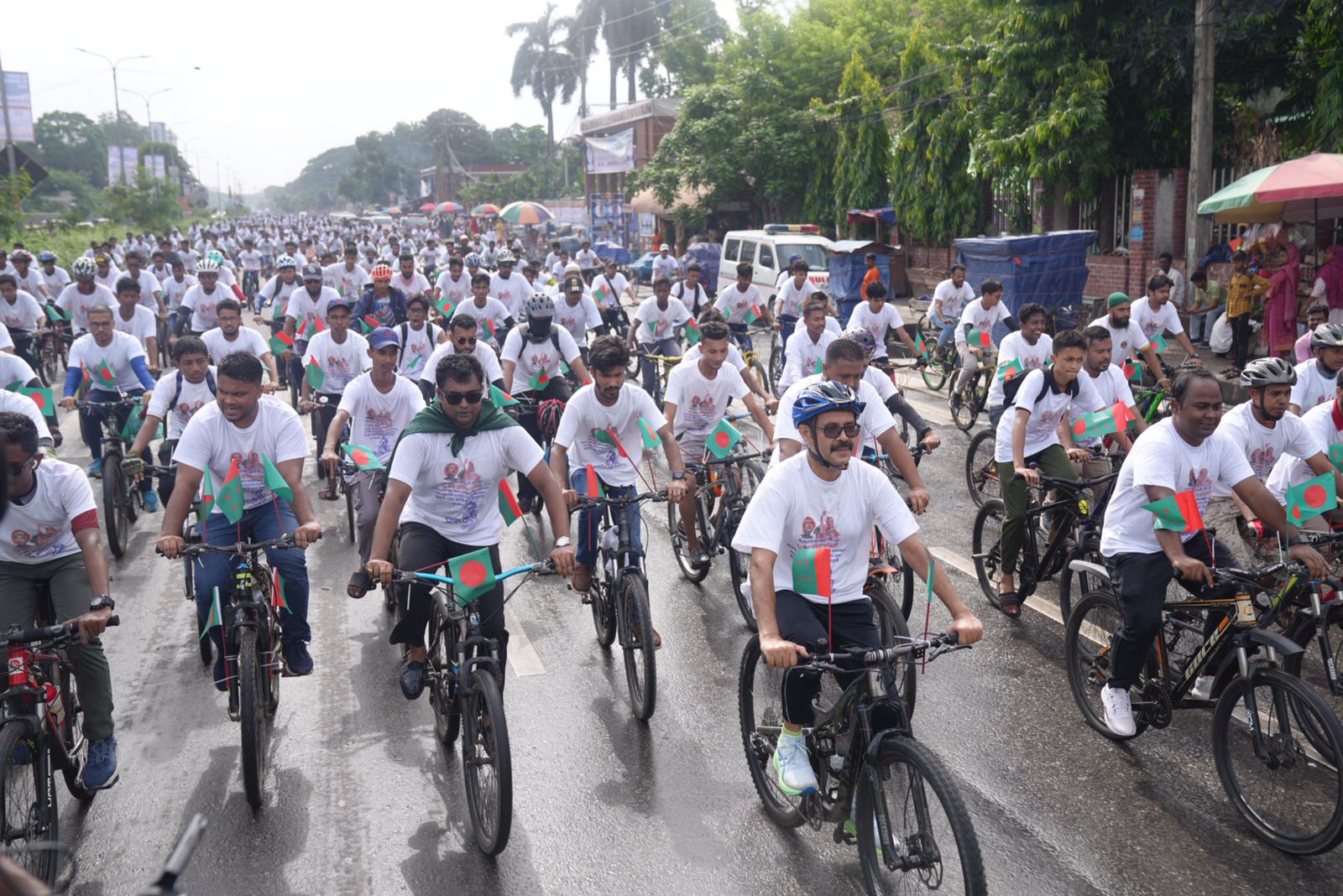 ডিএনসিসি’র উদ্যোগে রাজধানীতে ১৫শ’ সাইকেলের শোভাযাত্রা