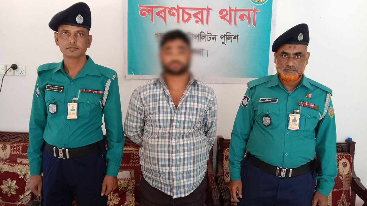 এক্সরে করে যুবকের পেটে মিলল ইয়াবা